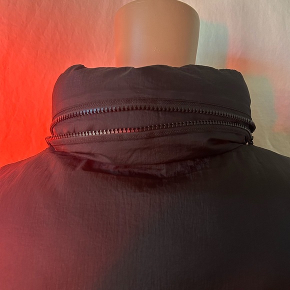 Cropped black Puffer - Picture 7 of 7